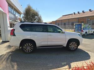 Toyota Land Cruiser Prado 2.8GD VX-L - Image 3