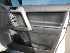 Toyota Land Cruiser Prado 2.8GD VX-L - Image 27
