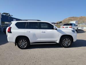 Toyota Land Cruiser Prado 2.8GD VX-L - Image 3