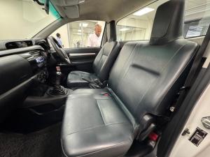 Toyota Hilux 2.0 single cab S (aircon) - Image 7