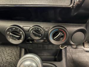 Toyota Hilux 2.0 single cab S (aircon) - Image 12