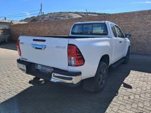 Toyota Hilux 2.4GD-6 Xtra cab Raider manual - Image 2