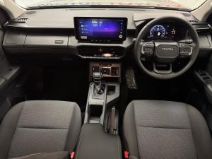 Toyota Hilux 2.8GD-6 double cab Raider 4x4 - Image 6