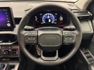 Toyota Hilux 2.8GD-6 double cab Raider 4x4 - Image 8