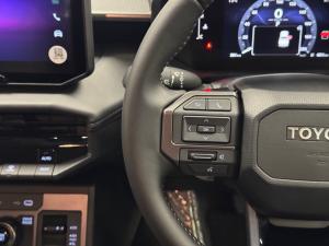 Toyota Hilux 2.8GD-6 double cab Raider 4x4 - Image 9