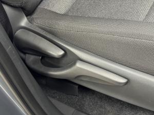 Toyota Hilux 2.8GD-6 double cab Raider 4x4 - Image 17
