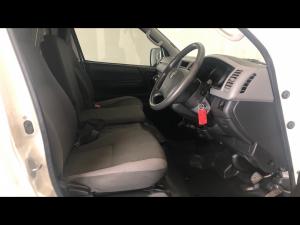 Toyota Quantum 2.7 S-Long panel van - Image 10