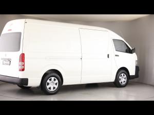 Toyota Quantum 2.7 S-Long panel van - Image 2