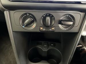 Volkswagen Polo Vivo hatch 1.6 Life - Image 20