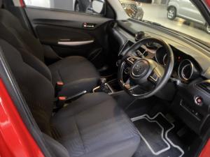 Suzuki Swift 1.2 GLX auto - Image 4