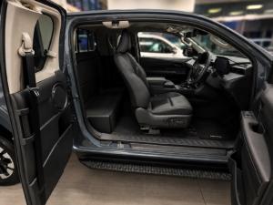 Toyota Hilux 2.8GD-6 Xtra cab Raider X - Image 5