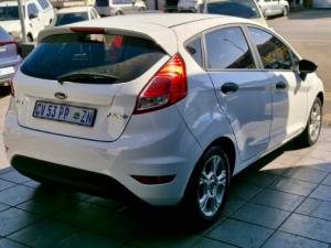Ford Fiesta 5-door 1.0T Ambiente - Image 4