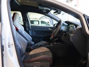 Volkswagen Golf GTI - Image 12