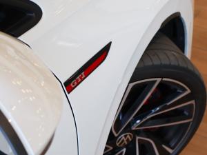 Volkswagen Golf GTI - Image 9