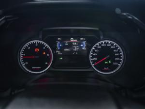 Isuzu D-Max 3.0TD double cab V-Cross 4x4 - Image 10