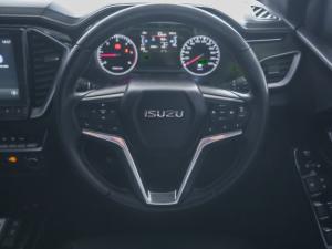 Isuzu D-Max 3.0TD double cab V-Cross 4x4 - Image 14