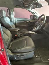 Isuzu D-Max 3.0TD double cab V-Cross 4x4 - Image 8
