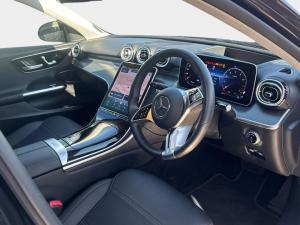 Mercedes-Benz C-Class C200 Avantgarde - Image 11