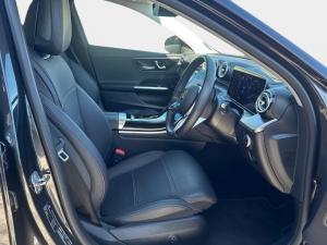 Mercedes-Benz C-Class C200 Avantgarde - Image 14