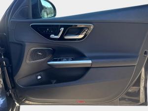 Mercedes-Benz C-Class C200 Avantgarde - Image 17