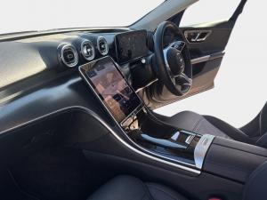 Mercedes-Benz C-Class C200 Avantgarde - Image 21