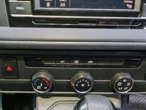 Volkswagen Transporter 2.0TDI Kombi SWB Trendline auto - Image 12
