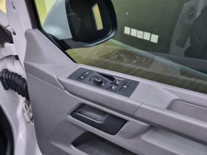 Volkswagen Transporter 2.0TDI Kombi SWB Trendline auto - Image 7