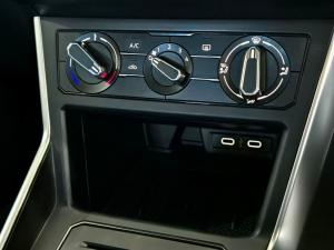 Volkswagen Polo hatch 1.0TSI Life auto - Image 27