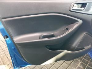 Hyundai i20 1.4 Fluid auto - Image 13