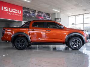 Isuzu D-Max 3.0TD double cab V-Cross 4x4 - Image 10