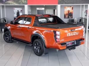 Isuzu D-Max 3.0TD double cab V-Cross 4x4 - Image 29