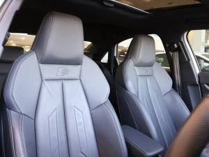 Audi A3 sedan 35TFSI S line - Image 14