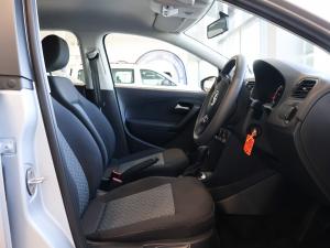 Volkswagen Polo Vivo hatch 1.6 Comfortline auto - Image 10