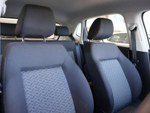 Volkswagen Polo Vivo hatch 1.6 Comfortline auto - Image 19