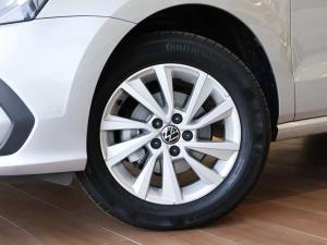Volkswagen Polo Vivo hatch 1.6 Comfortline auto - Image 5