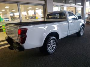 Isuzu D-Max 3.0TD single cab LS auto - Image 3