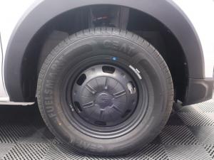 Renault Triber 1.0 Evolution - Image 10