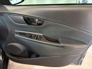 Hyundai Kona 2.0 Executive automatic - Image 9