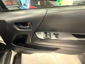 Toyota Quantum 2.7 S-Long panel van - Image 11