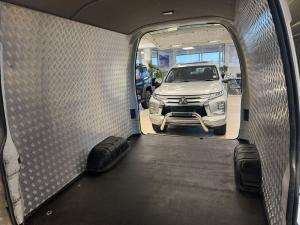 Toyota Quantum 2.7 S-Long panel van - Image 5