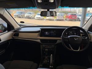 Mahindra XUV700 2.0T AX5 - Image 15