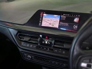 BMW 1 Series 118i Sport Line - Image 10