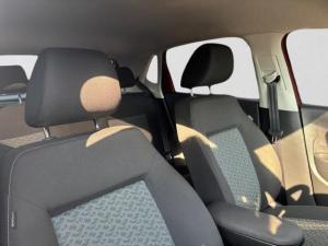 Volkswagen Polo Vivo hatch 1.6 Life - Image 14