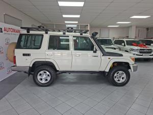 Toyota Land Cruiser 76 4.5D-4D V8 station wagon LX - Image 3