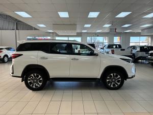 Toyota Fortuner 2.4GD-6 auto - Image 3