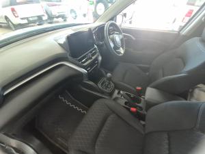 Toyota Urban Cruiser 1.5 XR manual - Image 7