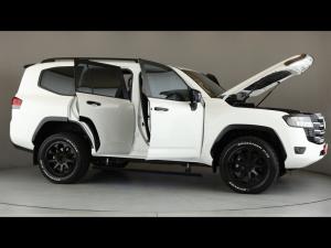 Toyota Land Cruiser 300 3.3D GX-R - Image 30