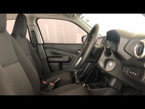 Toyota Vitz 1.0 XR manual - Image 10