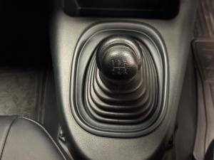 Toyota Hilux 2.0 single cab S (aircon) - Image 11