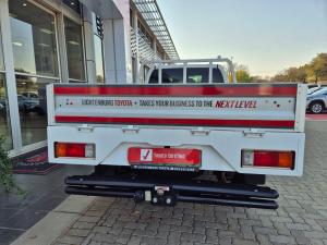 Toyota Hilux 2.4GD single cab flat deck - Image 5